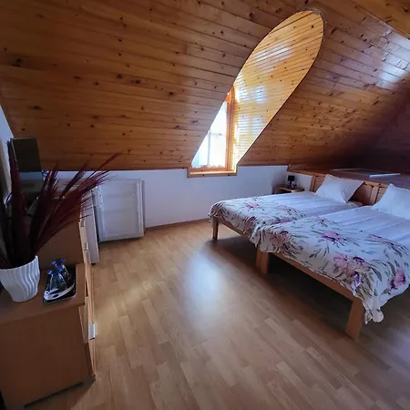 بيت ضيافة Bella Apartmanhaz
