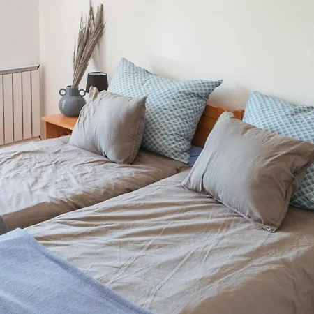 Bella Apartmanhaz بيت ضيافة 3*
