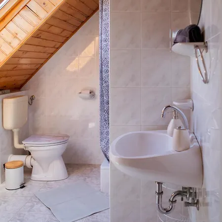 بيت ضيافة Bella Apartmanhaz