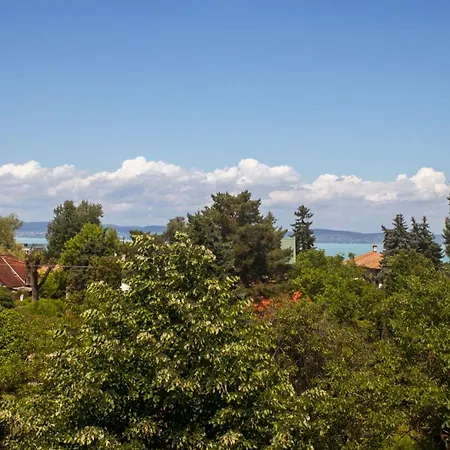 Bella Apartmanhaz 3* زاماردي