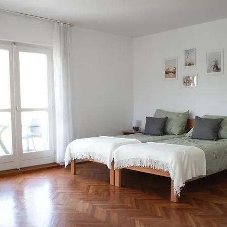 Bella Apartmanhaz بيت ضيافة