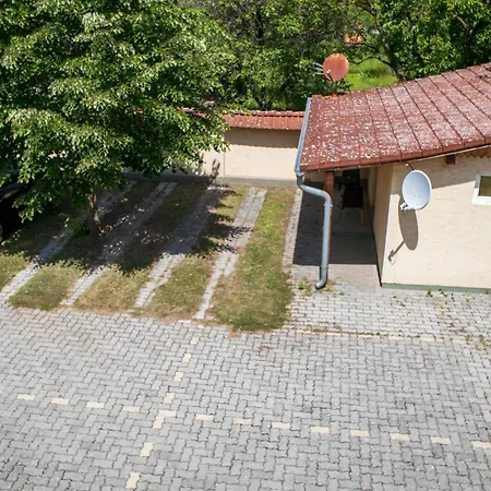 Bella Apartmanhaz بيت ضيافة زاماردي