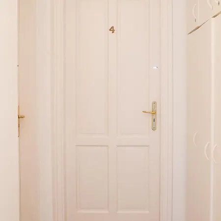 بيت ضيافة Bella Apartmanhaz 3*