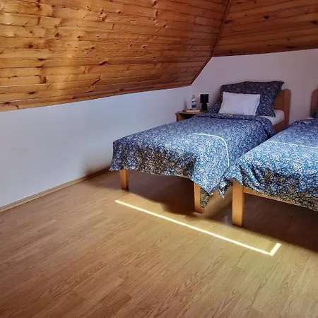 بيت ضيافة Bella Apartmanhaz 3*