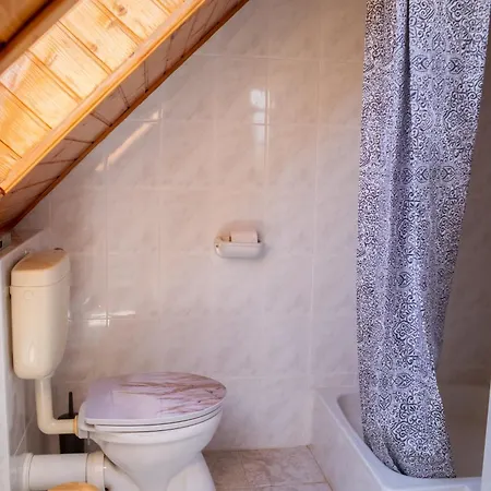 Bella Apartmanhaz 3* زاماردي